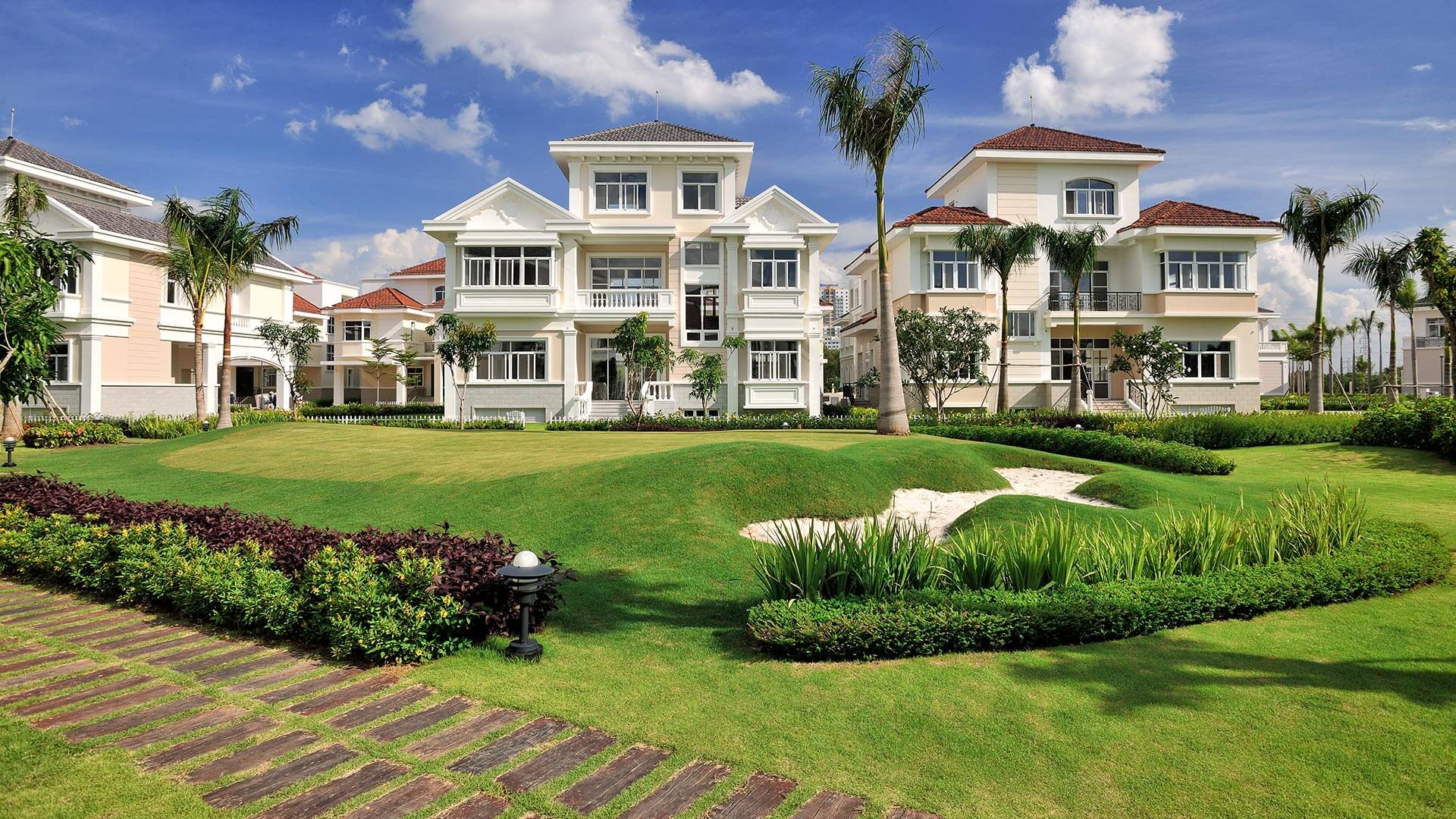 CHATEAU – CLUB HOUSE